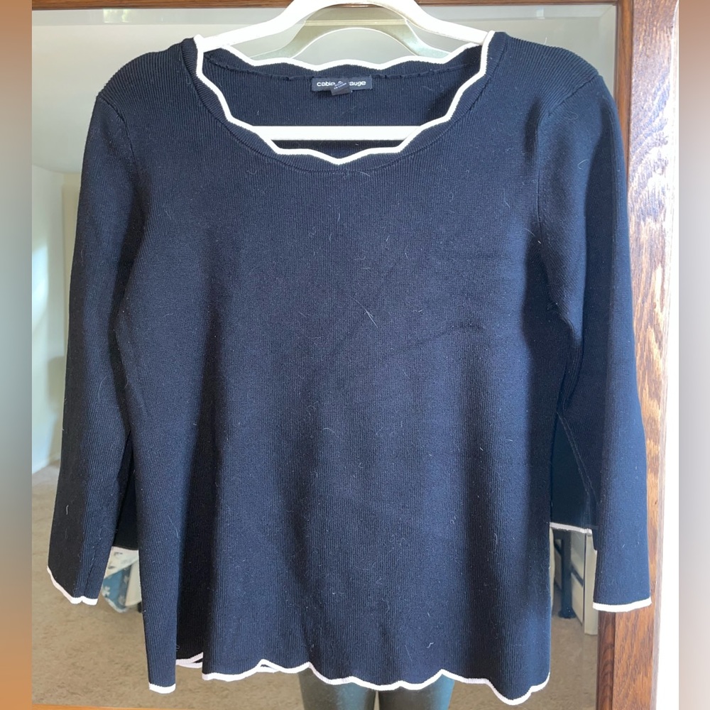 Black and white sweater, 3/4 sleeves